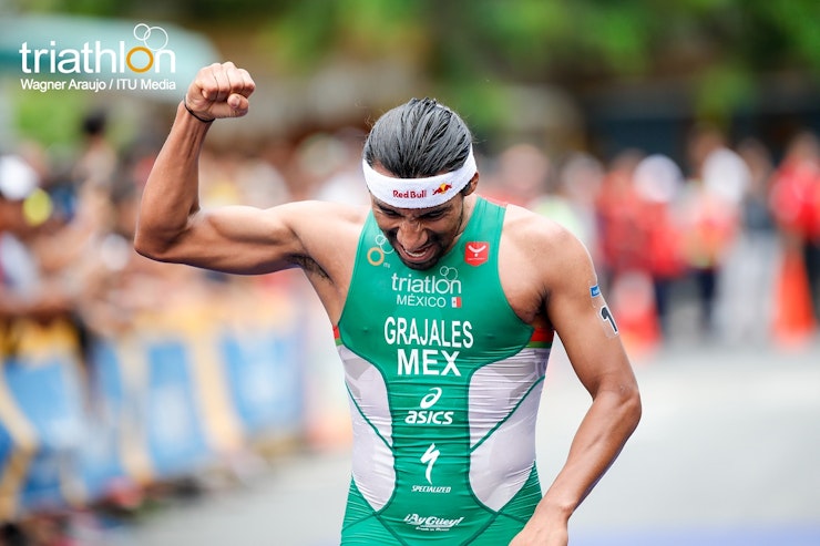 Grajales finishes 2017 season with a win at Salinas World Cup