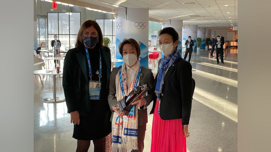Seiko Hashimoto, President of Tokyo 2020, awarded World Trophy of IOC Women and Sport Award 2021