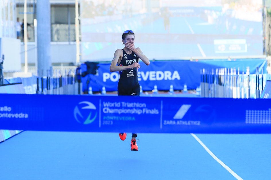 Beth Potter finds paradise in Pontevedra to become World Champion and stamp Paris 2024 ticket • World Triathlon