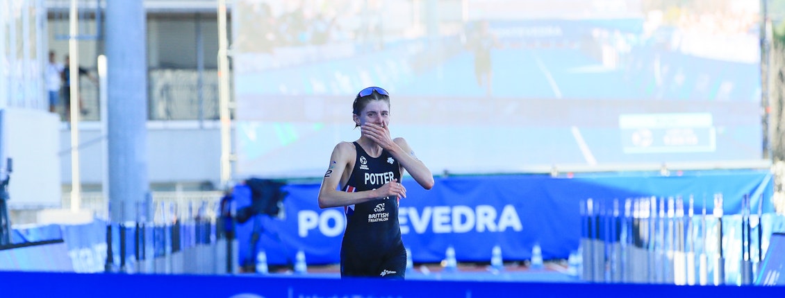 Beth Potter finds paradise in Pontevedra to become World Champion and stamp Paris 2024 ticket