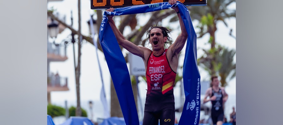 Spain's Cristian Fernandez crowned World Aquathlon Champion in Ibiza