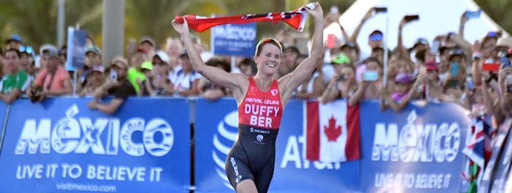 Duffy dominates her way to a world title