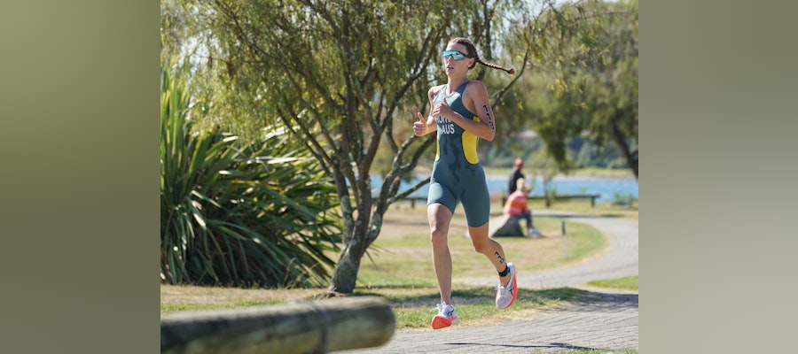 Hauser and Hoitink power to Oceania triathlon titles in Taupo