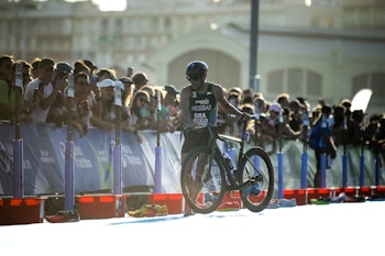 Manoel Messias leads a one-two for Brazil at the Vina del mar World Cup •  World Triathlon