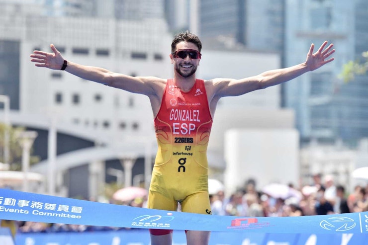 Alberto Gonzalez Garcia claims World Triathlon Cup gold in the Hong Kong heat