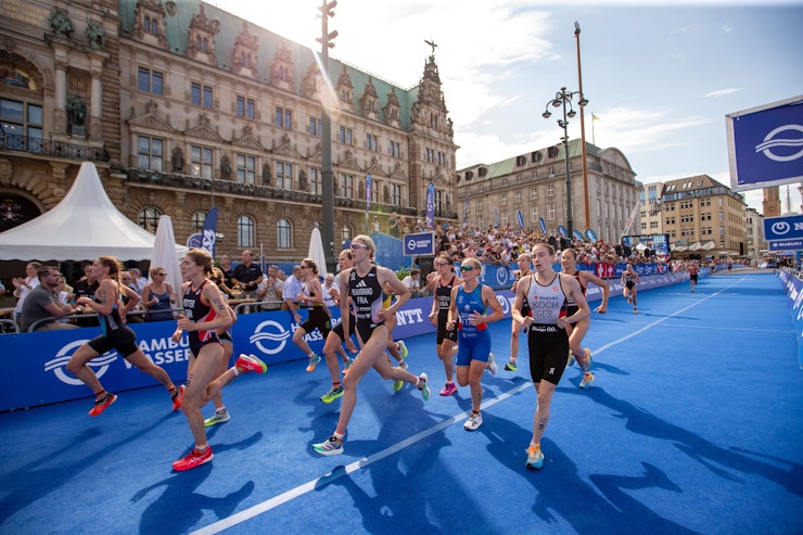 Who will be racing at WTCS Hamburg?