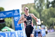 Holland and Lehmann claim European triathlon titles with late bursts