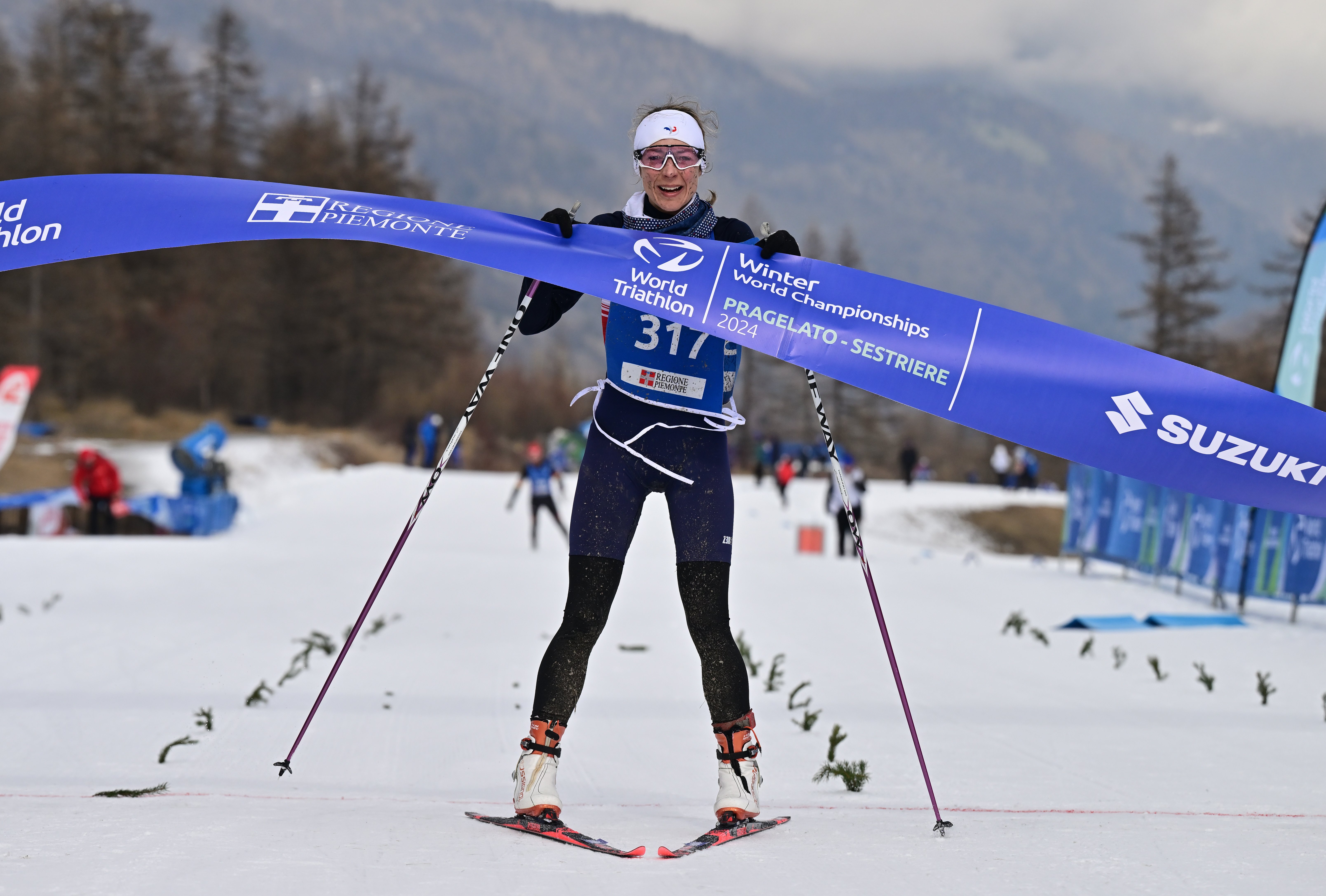 Overcoming Challenges: Pragelato Hosts International Winter Triathlon Championships Amid Snowy Beauty