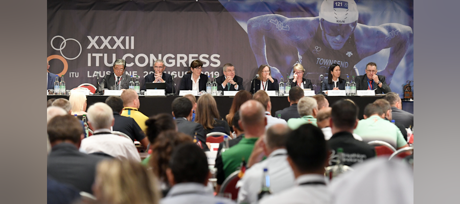 Thomas Bach hails bold vision for triathlon during 2019 ITU Congress  