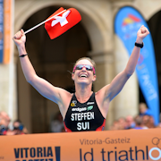 Caroline Steffen dominates Vitoria-Gasteiz to take second ITU Long Distance world title