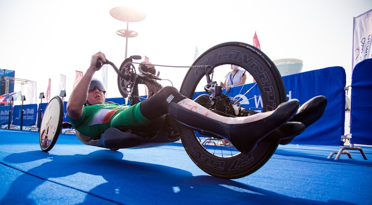 2022 Para Triathlon World title chases get Championship Finals underway in Abu Dhabi