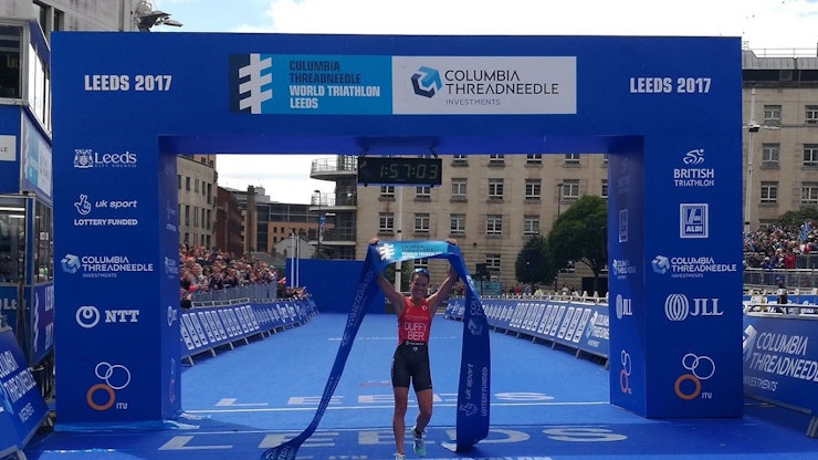 Flora Duffy earns back-to-back WTS win in Leeds