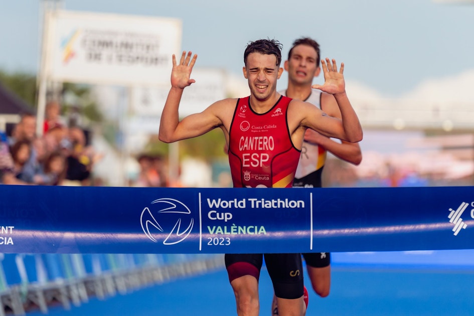 David Cantero gleder det spanske publikum med en suveren seier i Valencia • World Triathlon