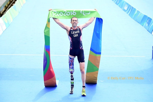 Pressure off for Andy Lewis in season finale of the Paratriathlon World Cups