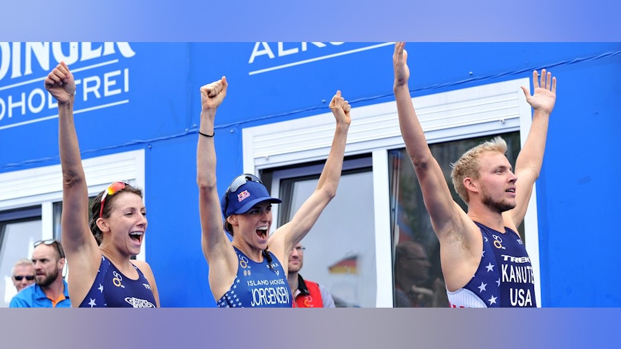 Hands up if you want to see more mixed relays!